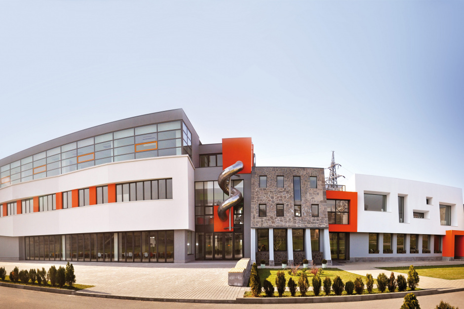 atlantics stainless steel slides ayb schule yerevan armenien tubes spiral 127421 Panorama3 2