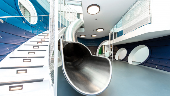 atlantics stainless steel slides klinikum stuttgart bathroomen wuerttemberg tunnel tubes 127425