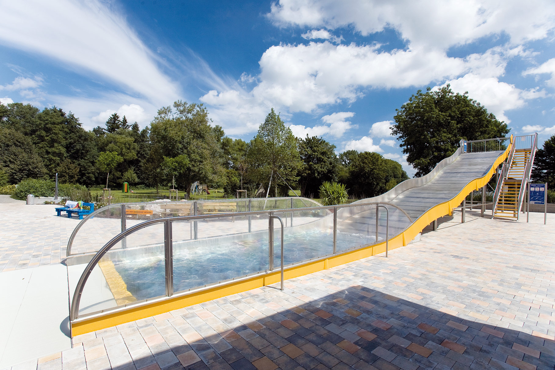 atlantics stainless steel slides open air swimming pool oaknvillage bayern wide water wide waves 076468 Eichenvillage