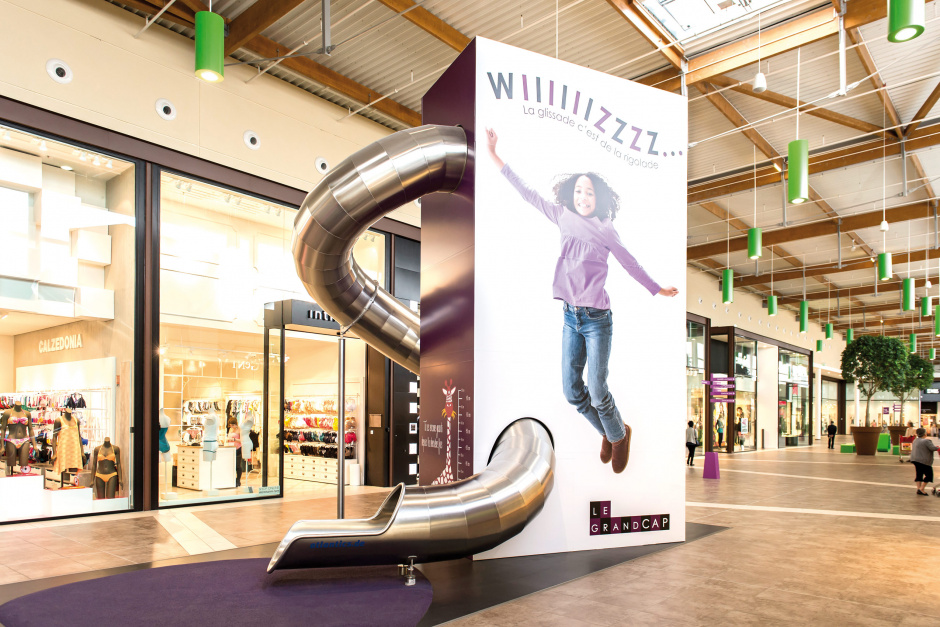 giant shopping bag atlantics stainless steel slides shopping centre le havre lehavre france indoor tubes shoppingcenter 137655