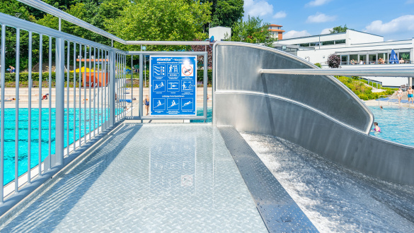 atlantics stainless steel slides panoramabathroom georgsmarienhuette niethesaxony boxwater non swimmer pool 168169 Einstieg