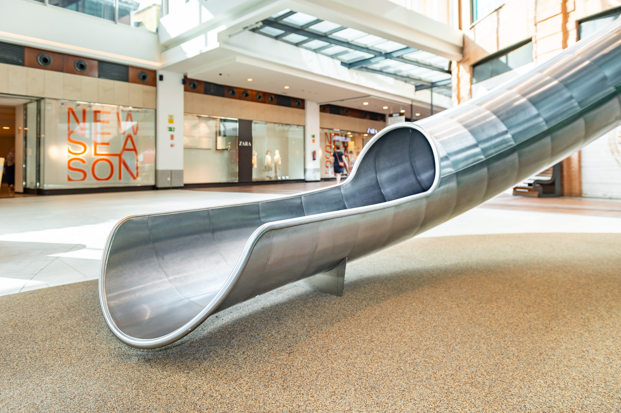 atlantics stainless steel slides shopping centre espacio torrelodones spain tunnel 188456DSC2504