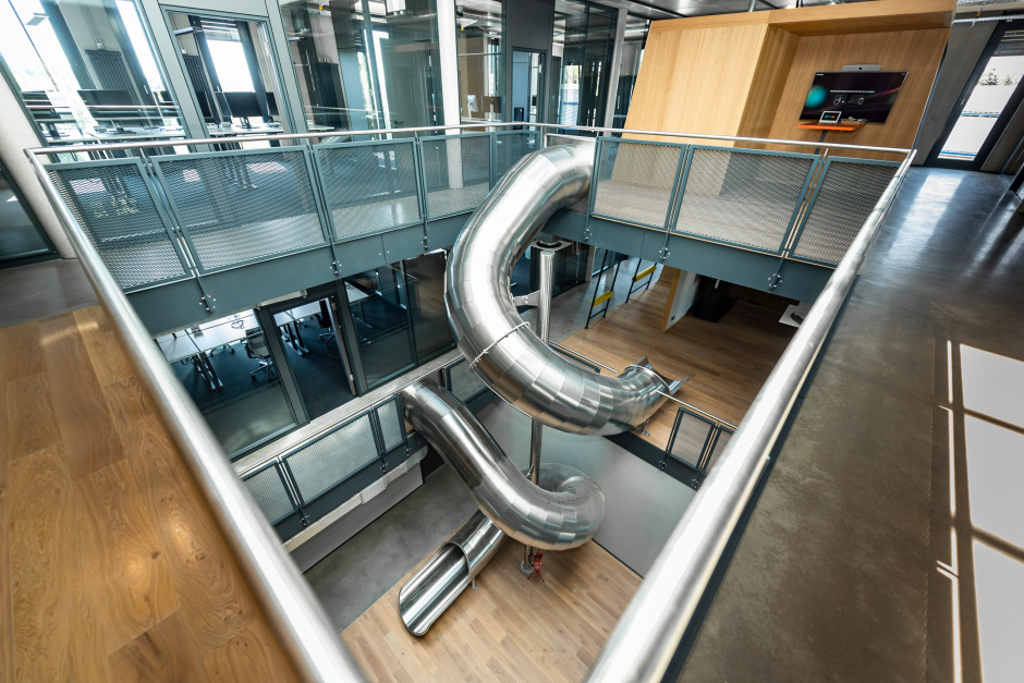 atlantics stainless steel slides officebuilding cid freigericht hessen office 198586 atlantics stainless steel slides officebuilding cid freigericht hessen office 198586DSC4424