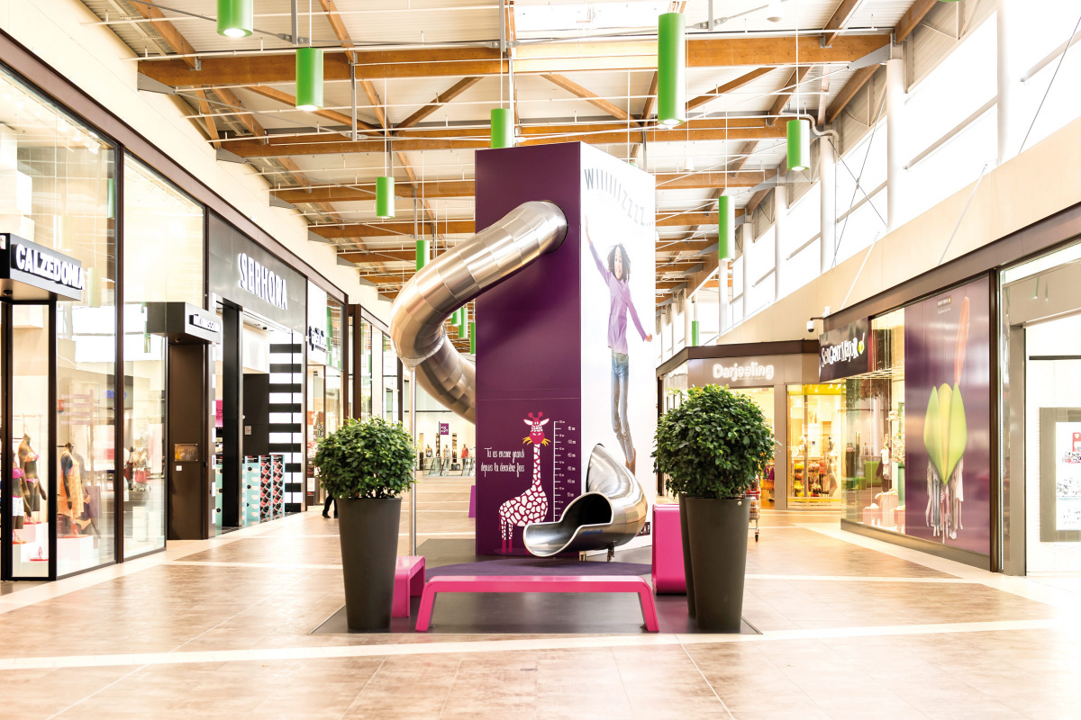 atlantics stainless steel slides shopping centre le havre lehavre france spielstrukturen spiral tunnel 137655