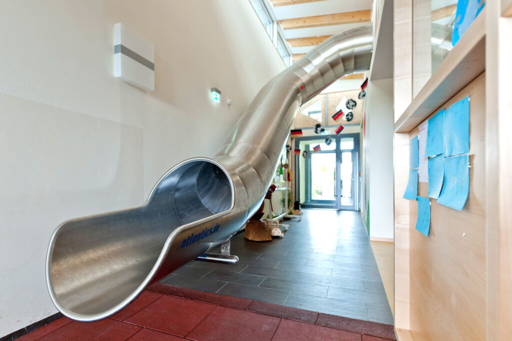 atlantics indoor Edelstahlrutsche in der Kita Buddelflink in