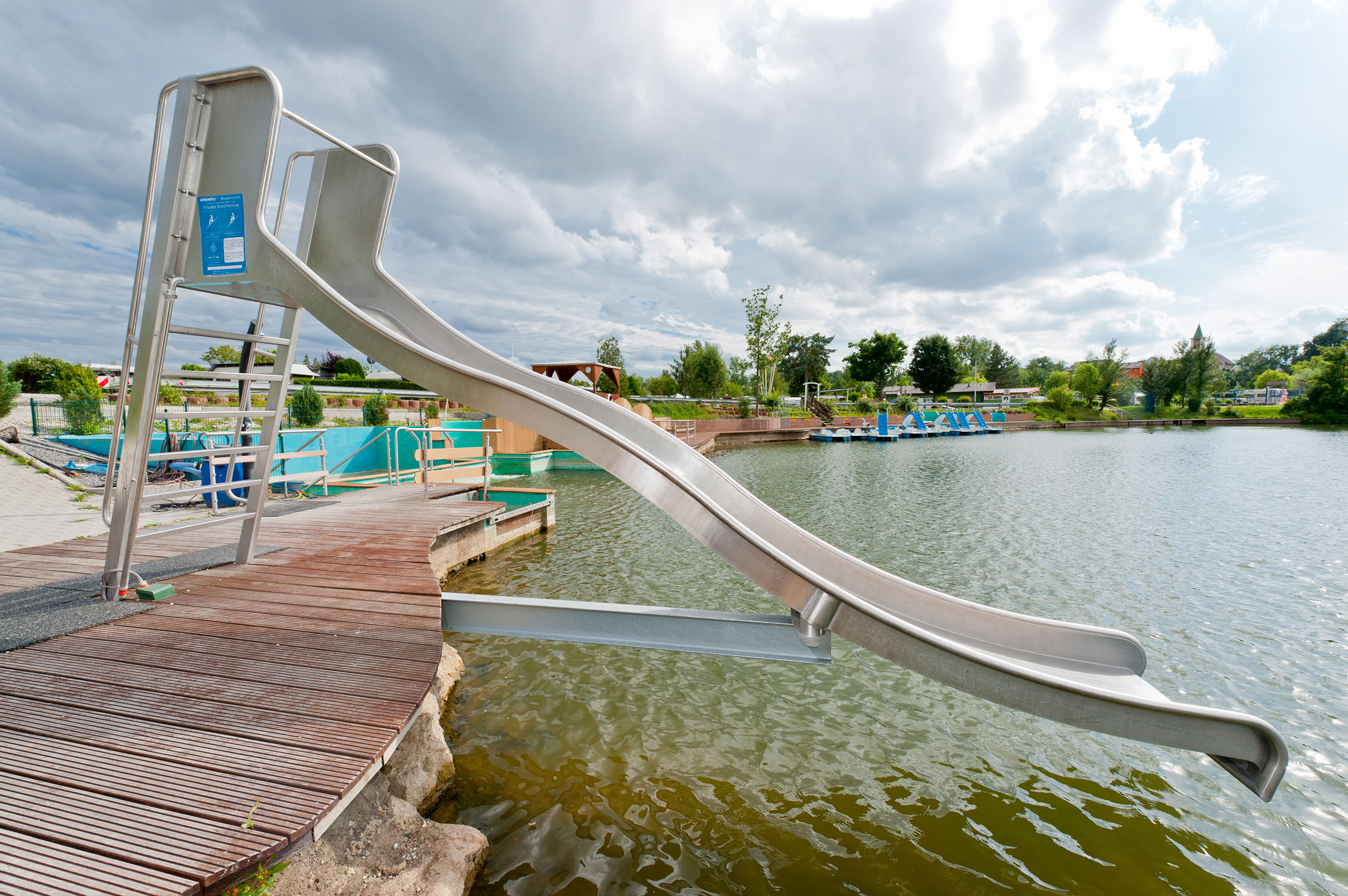 atlantics Wasserrutsche aus V4A Edelstahl im Sperrfechter Freizeitpark Oedheim