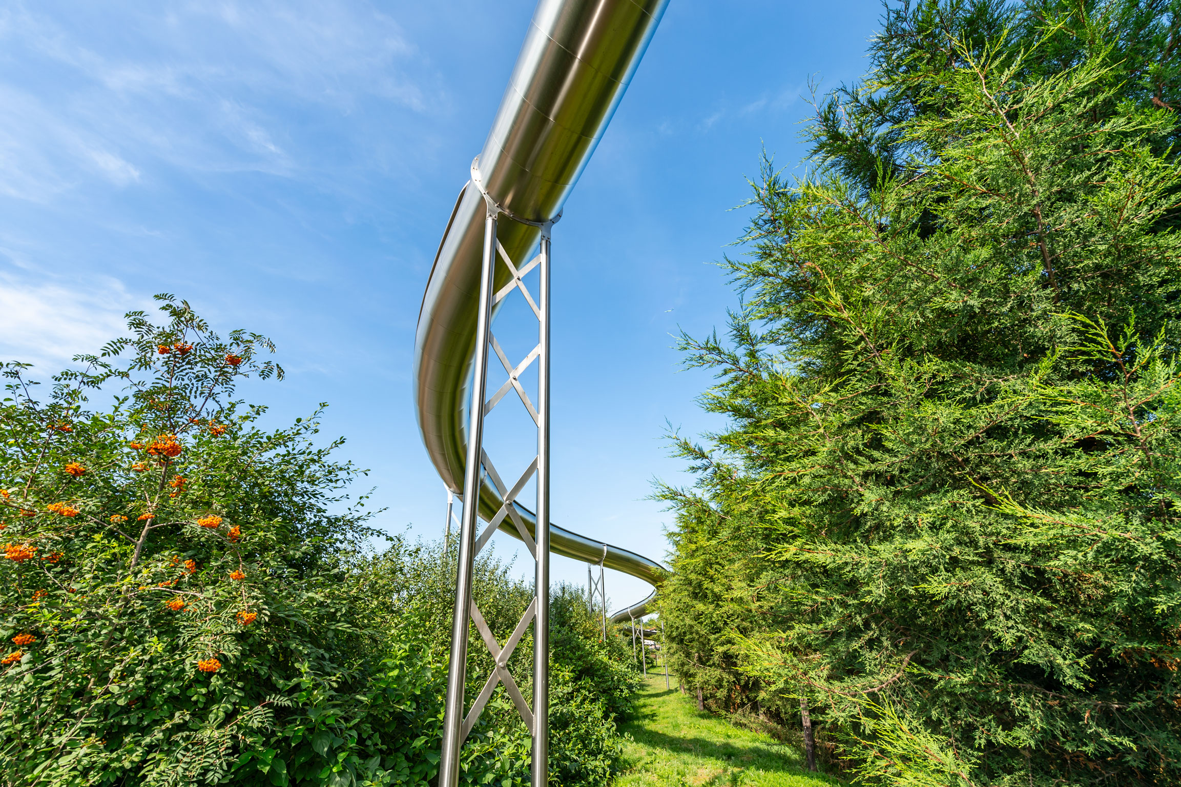 atlantics_edelstahlrutschen_freizeitpark-irrland-flughafenfeuerwehr_kevelar_halbschale_wasser_158013 Turm