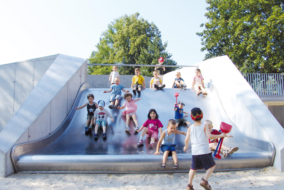 atlantics_edelstahlrutschen_griechische-allee_berlin-berlin-_breit_kasten_spielplatz_066182