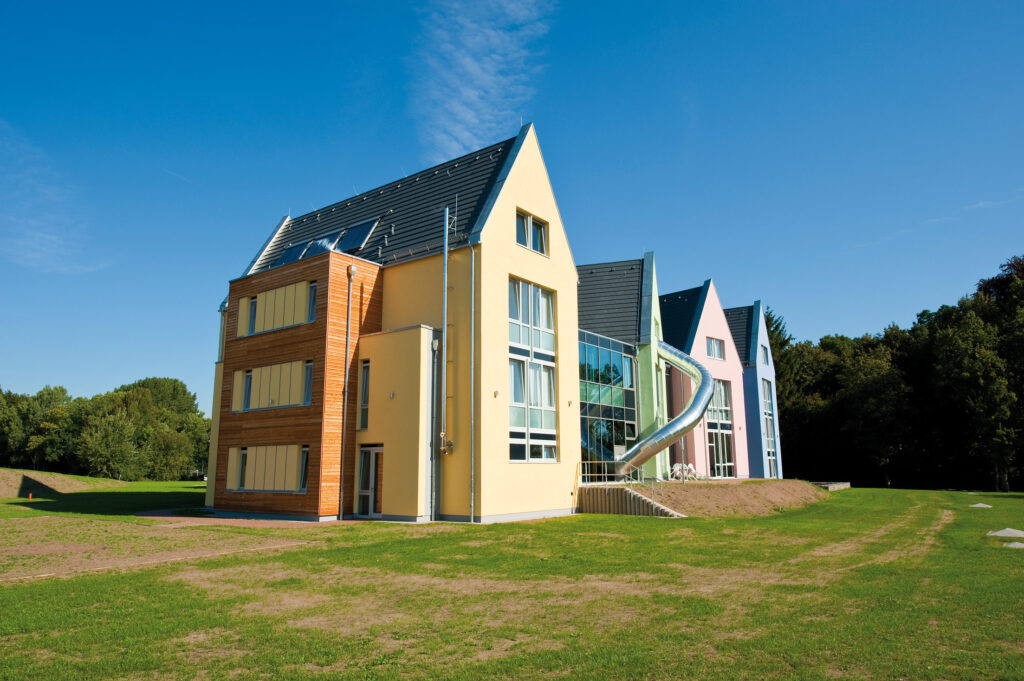 atlantics rutschkana i rostfritt stål, internatskolan Schloss-Torgelow am See, Mecklenburg-Vorpommern, inomhusrutschkana, tunnelrutschkana, rörutschkana