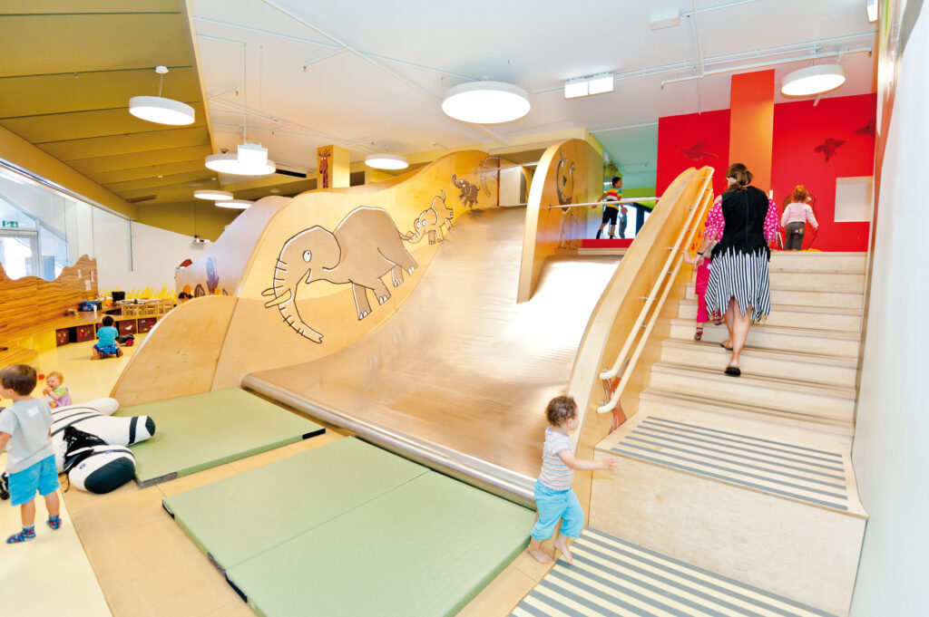 atlantics_edelstahlrutschen_westside_bern-schweiz_breit_indoor_086629
