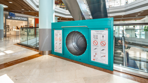 atlantics Edelstahlrutsche im Shopping Center grand-var in Frankreich