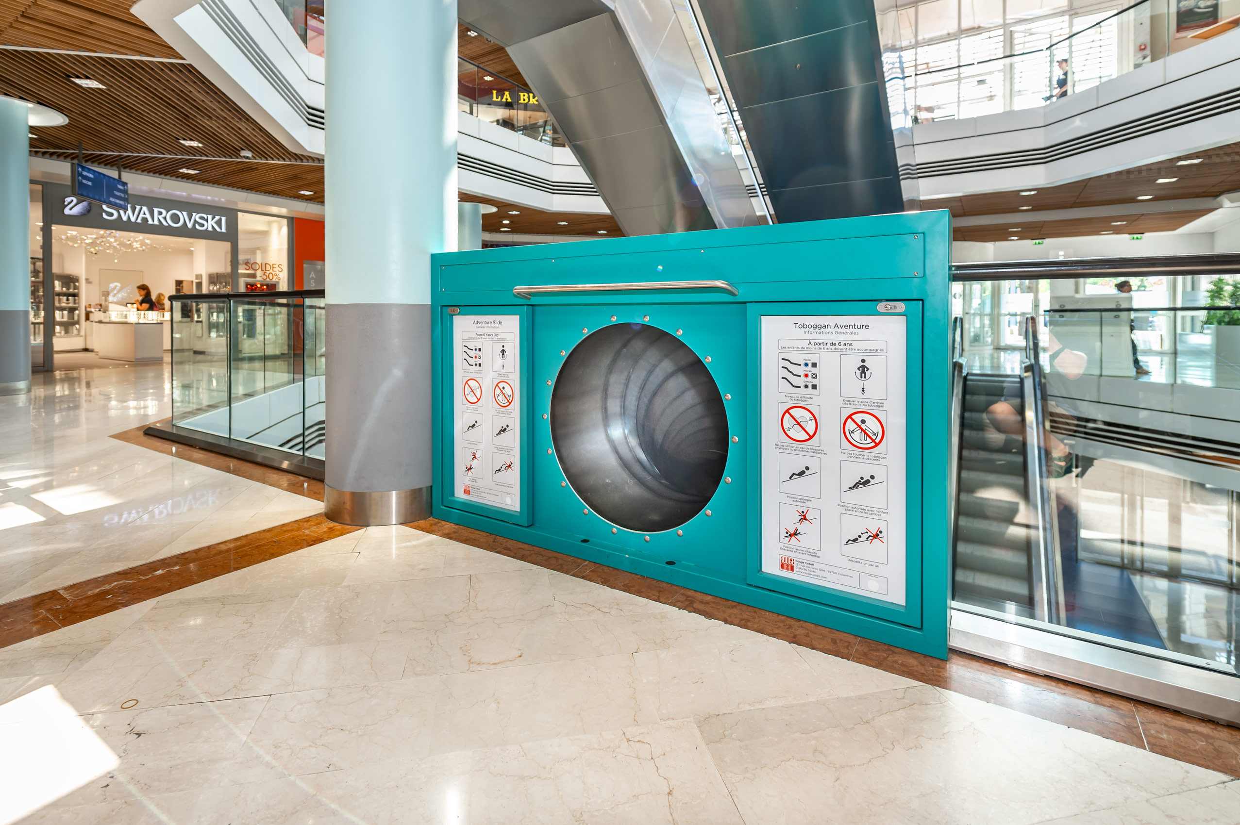 atlantics Edelstahlrutsche im Shopping Center grand-var in Frankreich
