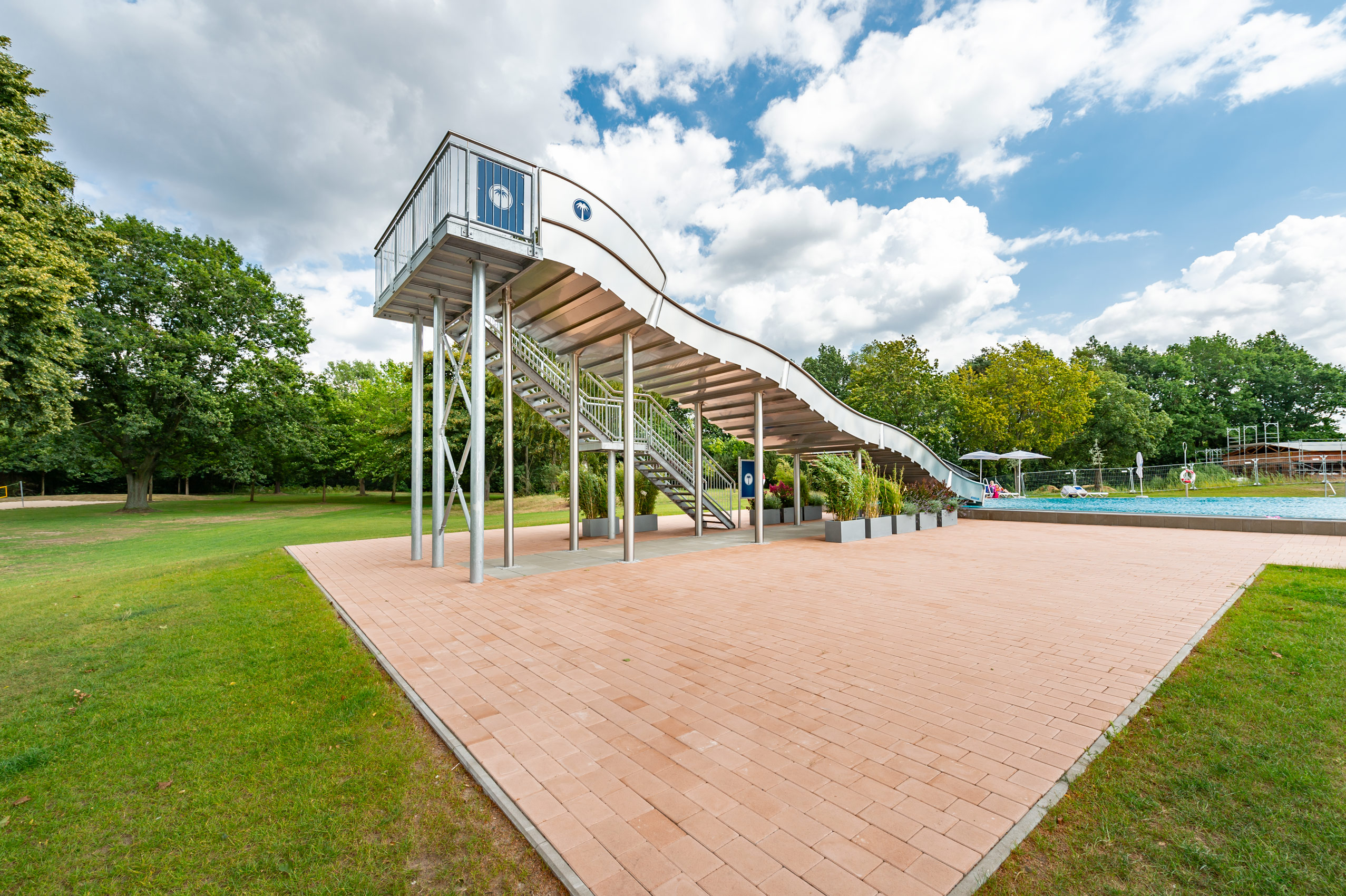 atlantics_edelstahlrutschen_er-freibad_achim-niedersachsen-_breitwellen_kastenwasser_188425_DSC5648