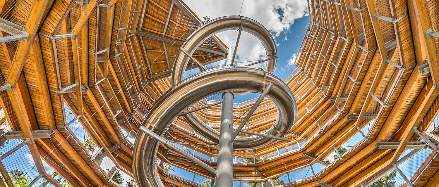 atlantics Edelstahlrutsche Baumwipfelpfad in Bad Wildbad, Tunnelrutsche, Röhrenrutsche, Spiralrutsche
