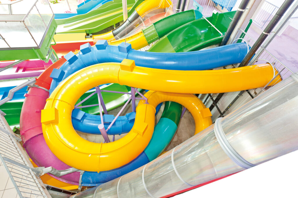 atlantics vannsklier i rustfritt stål i Badeparadies Schwarzwald i Titisee-Neustadt, innendørsvannsklier, vannsklier