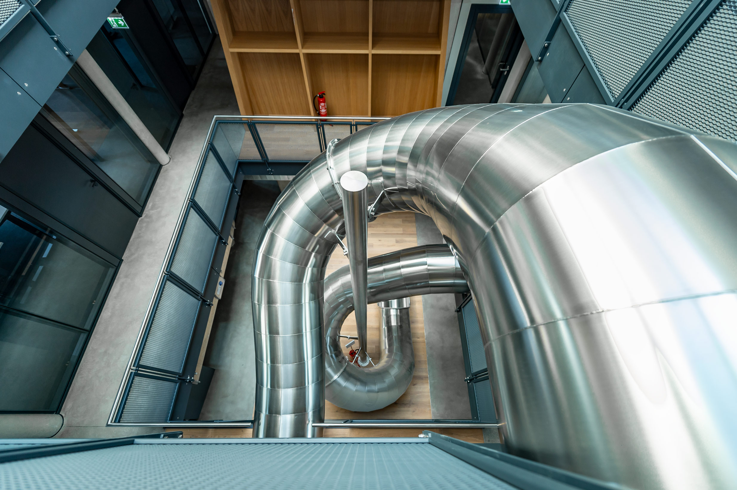 atlantics_edelstahlrutschen_buerogebaeude-cid_freigericht-hessen-_roehren_198586_atlantics_edelstahlrutschen_buerogebaeude-cid_freigericht-hessen-_indoor_198586DSC4412
