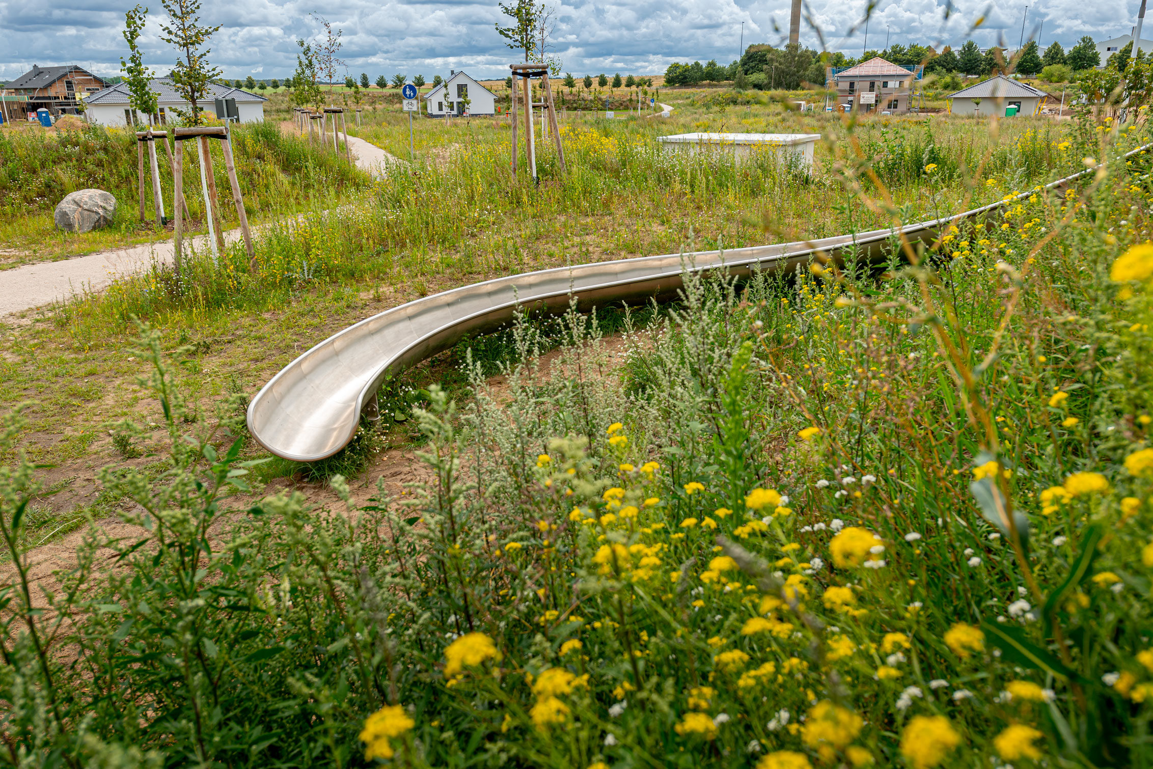 atlantics_edelstahlrutschen_spielplatz-am-warensberg_erlebnis_halbschale_208694