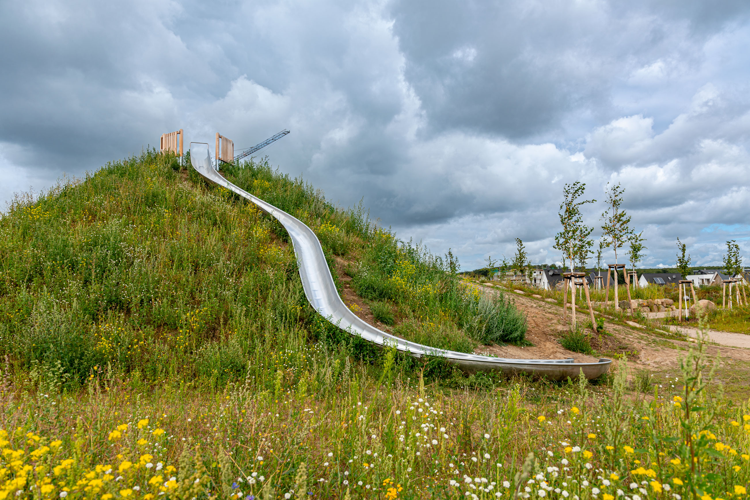 atlantics_edelstahlrutschen_spielplatz-am-warensberg_halbschale_hang_208694