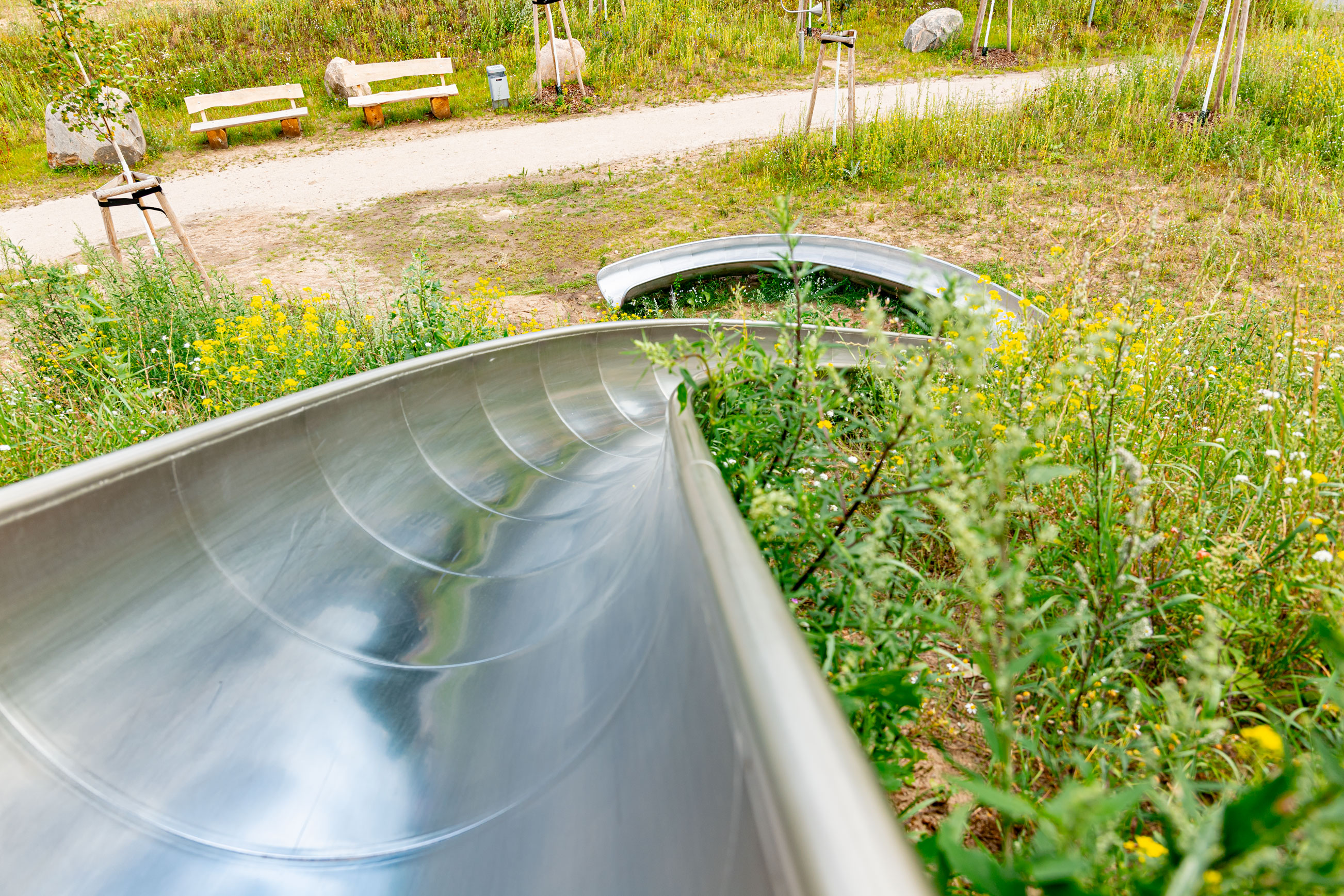 atlantics_edelstahlrutschen_spielplatz-am-warensberg_trocken_halbschale_208694_DSC0355