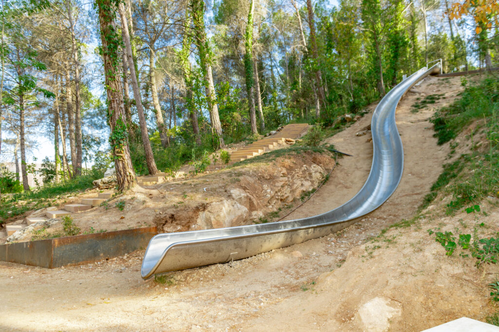 atlantics_stainless_steel_slide_parc-de-la-costeta_begues-spain_half_shell_188392