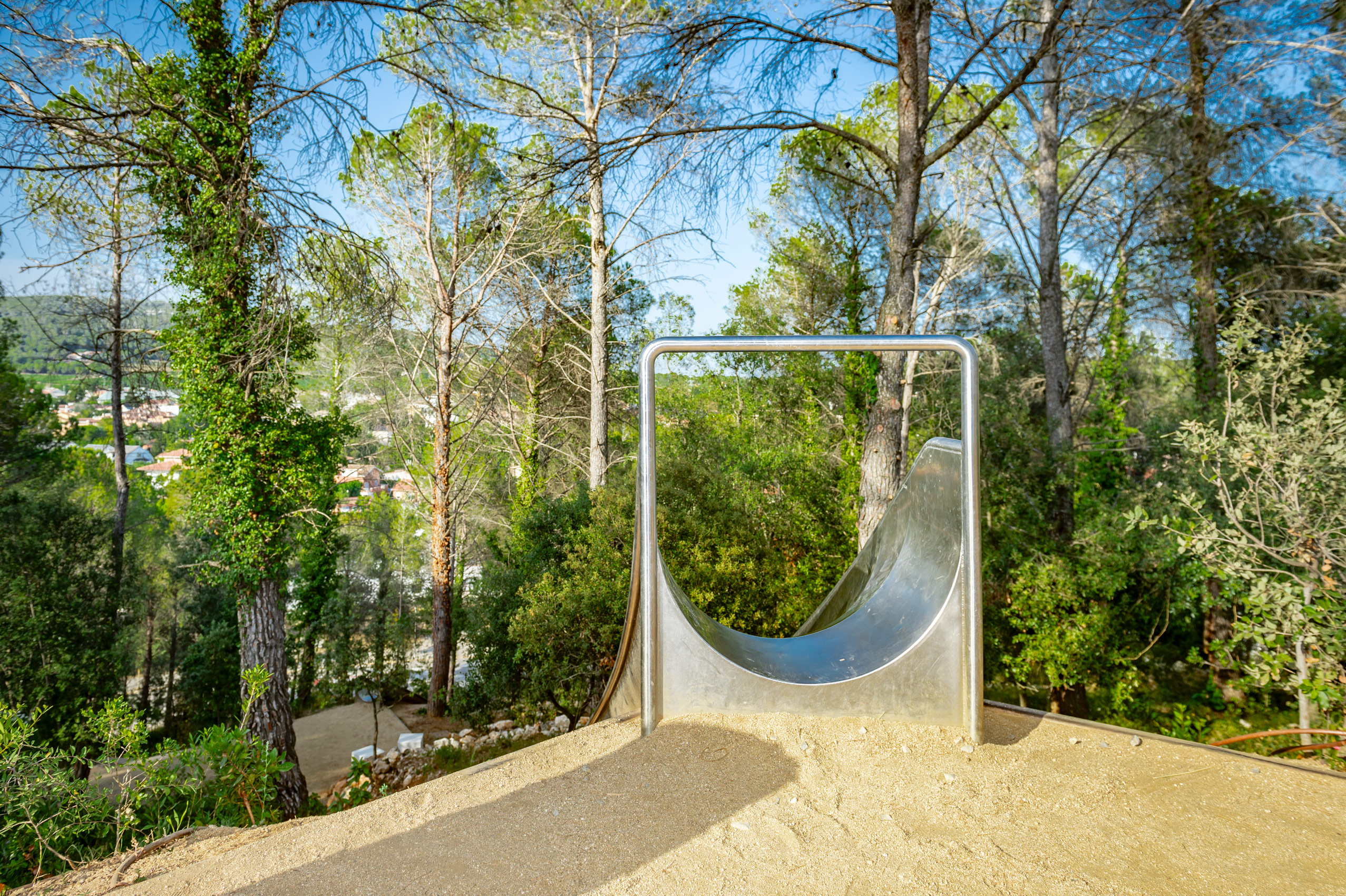 atlantics_edelstahlrutsche_parc-de-la-costeta_begues-spain_hang_188392