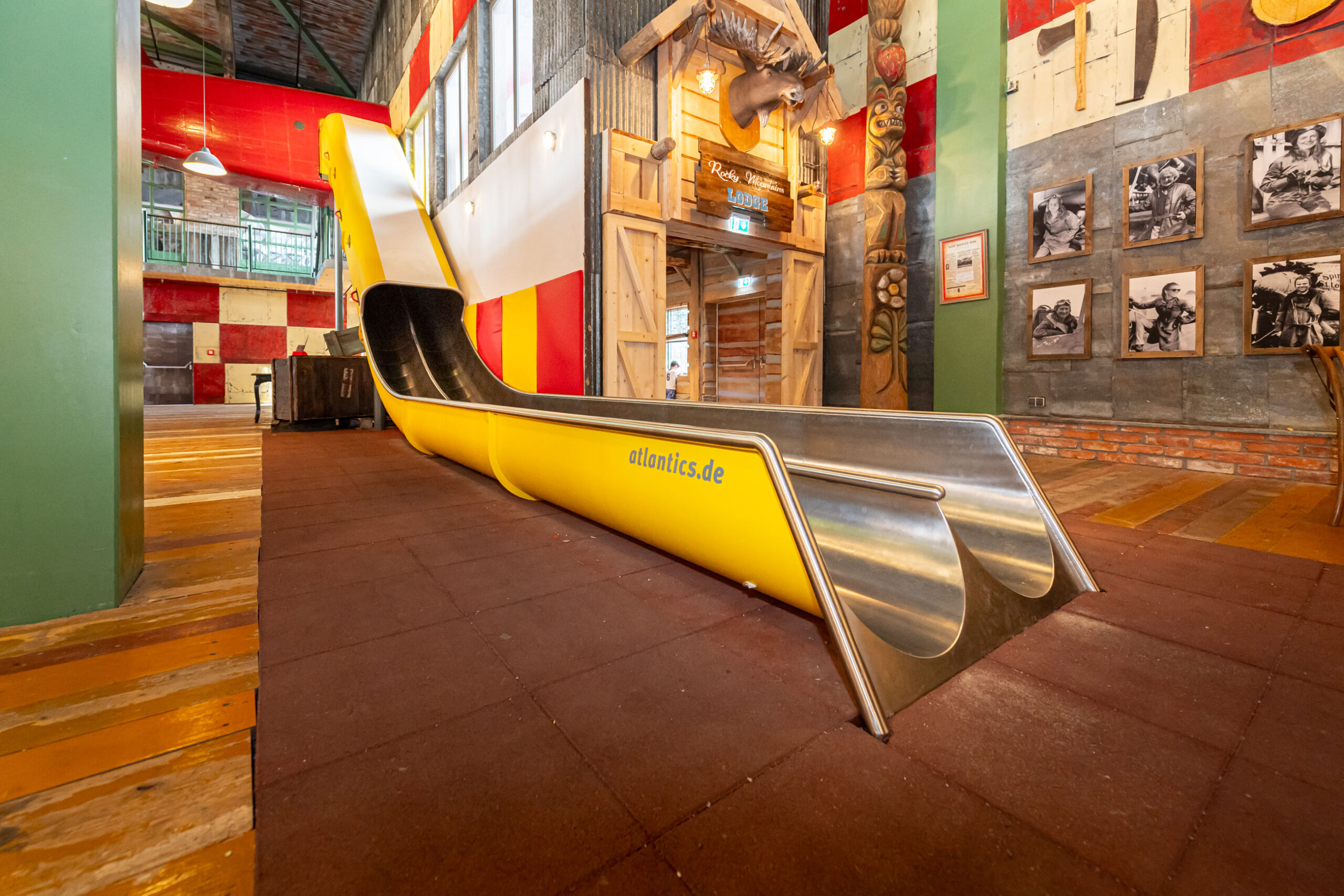 atlantics Edelstahlrutsche in Karls Erlebnisdorf in Elstal im Spielbereich Kuddel-Muddel, Doppelrutsche