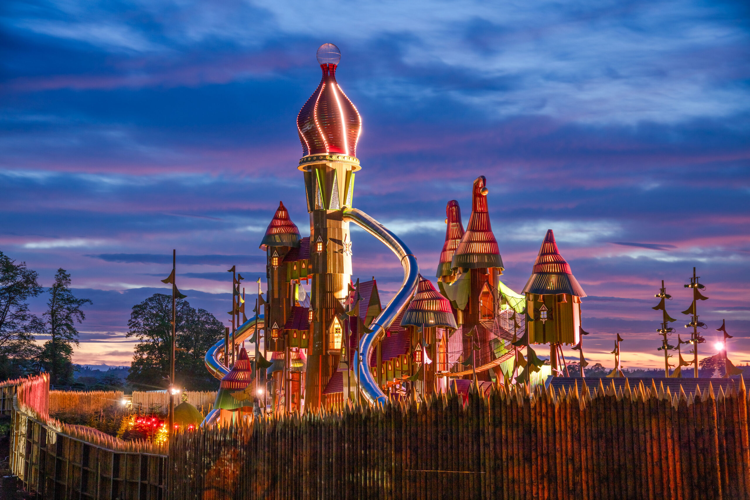 atlantics Edelstahlrutschen im Lilidorei at the Alnwick Garden Freizeitpark Harry Potter Schloss