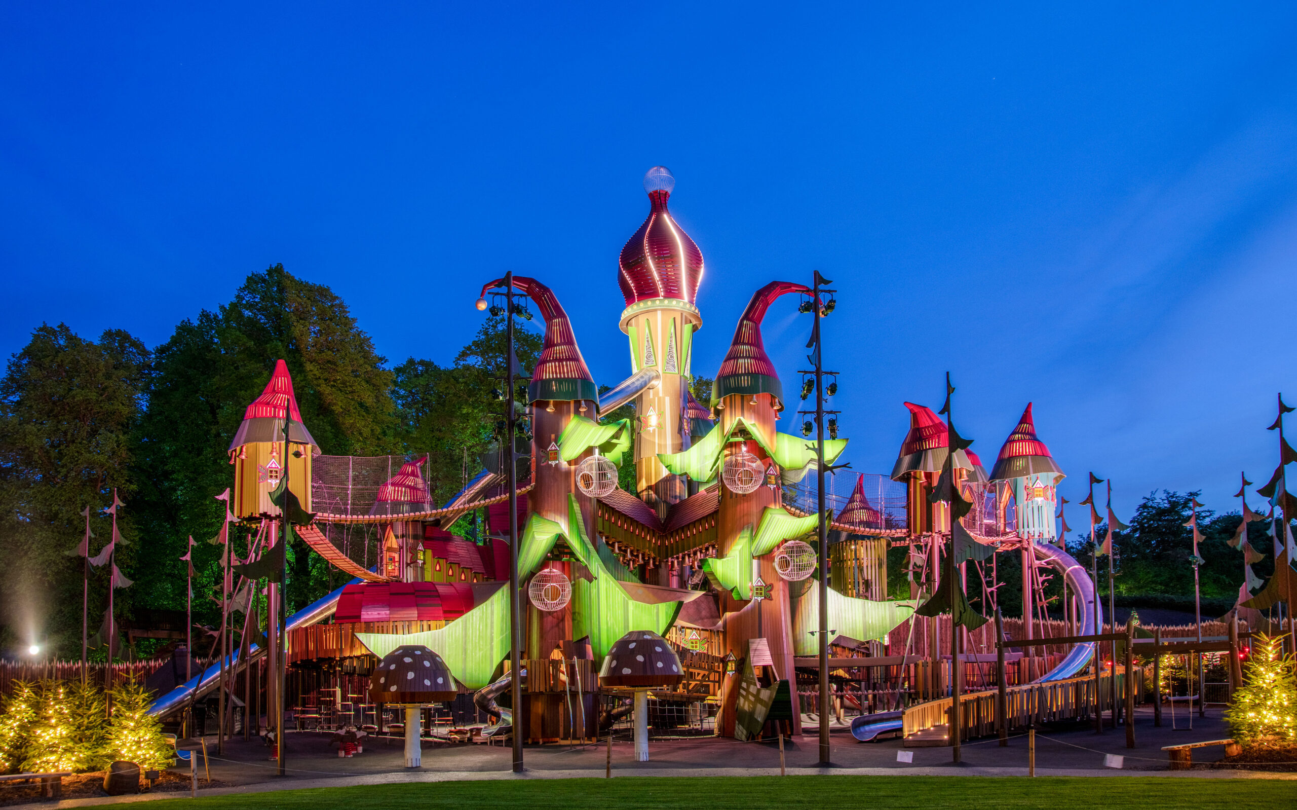 atlantics Edelstahlrutschen im Lilidorei at the Alnwick Garden Freizeitpark Harry Potter Schloss