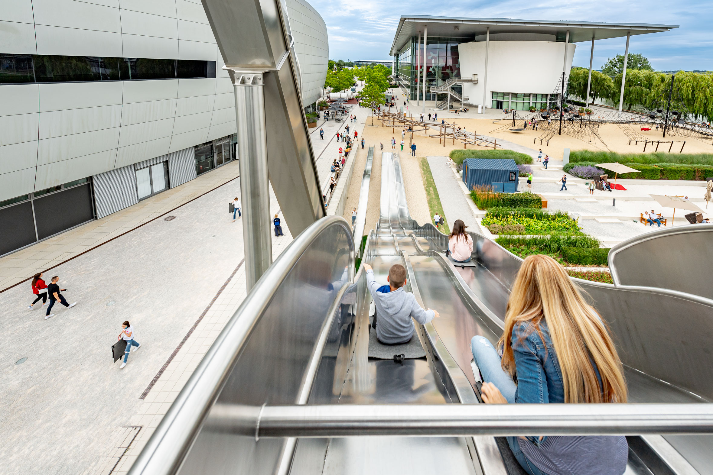 atlantics_edelstahlrutschen_vw-autostadt_wolfsburg_freizeitpark_brücke_218778_DSC0845