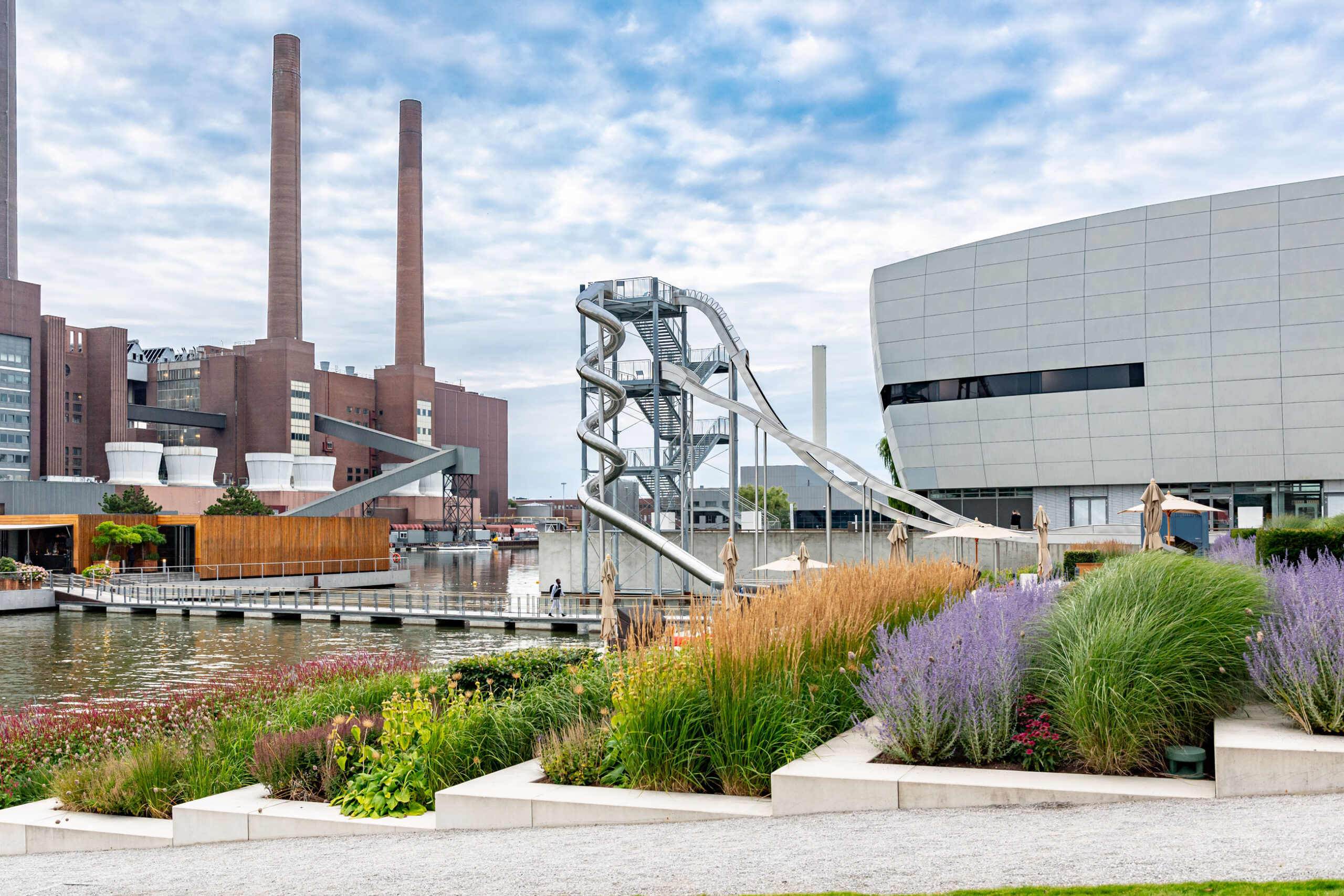 atlantics Edelstahlrutschen am Rutschenturm in der Autostadt Wolfsburg