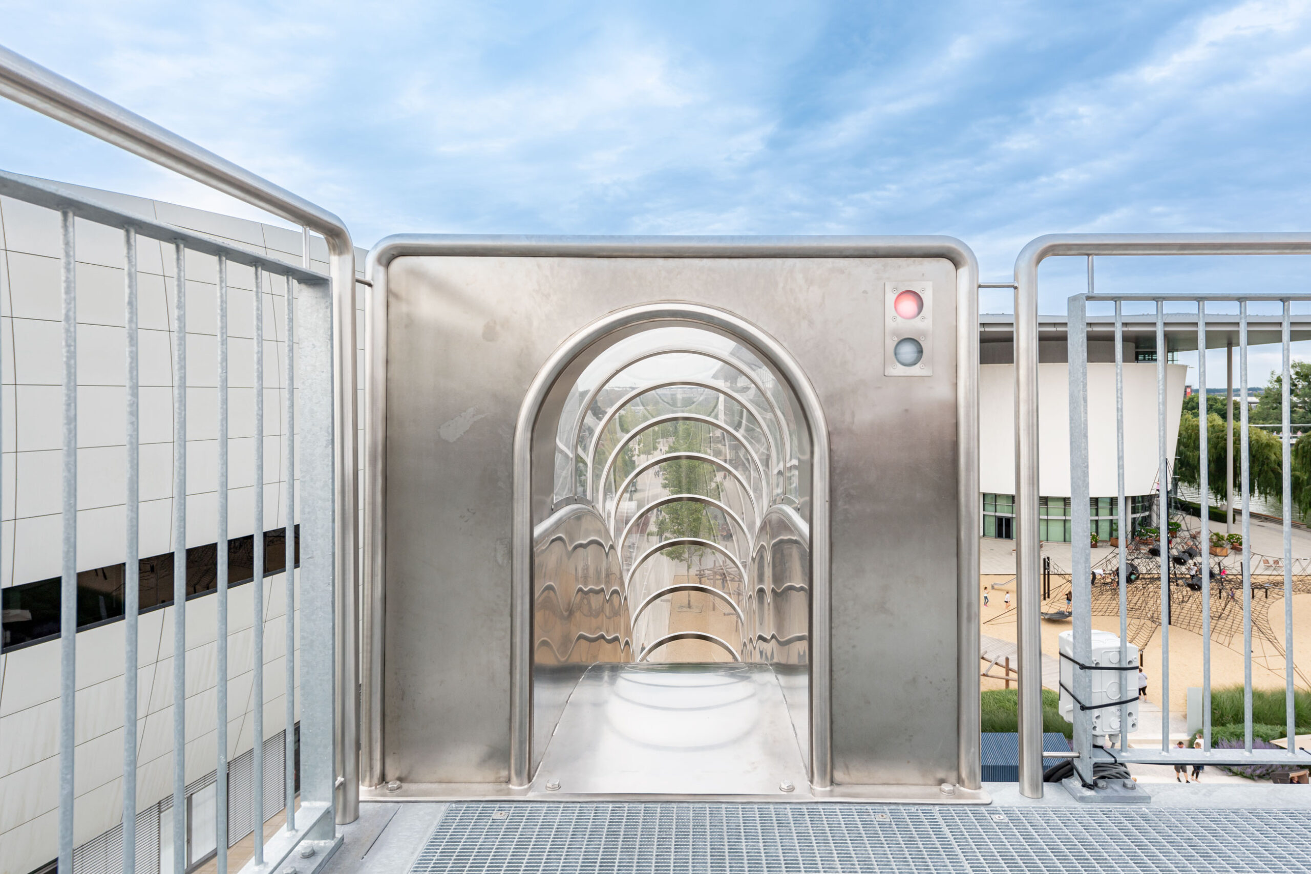 atlantics Edelstahlrutschen am Rutschenturm in der Autostadt Wolfsburg