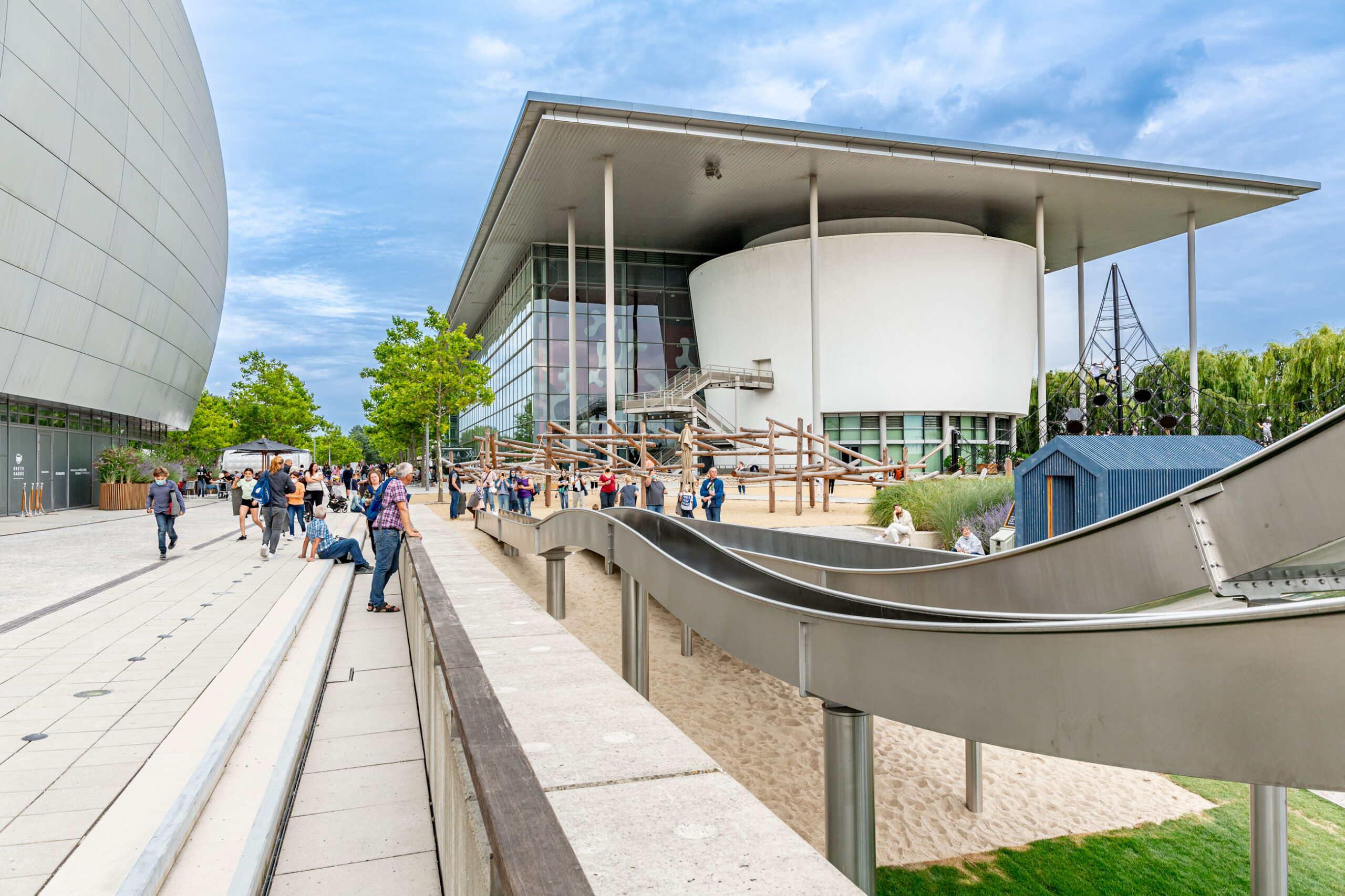 atlantics Edelstahlrutschen am Rutschenturm in der Autostadt Wolfsburg