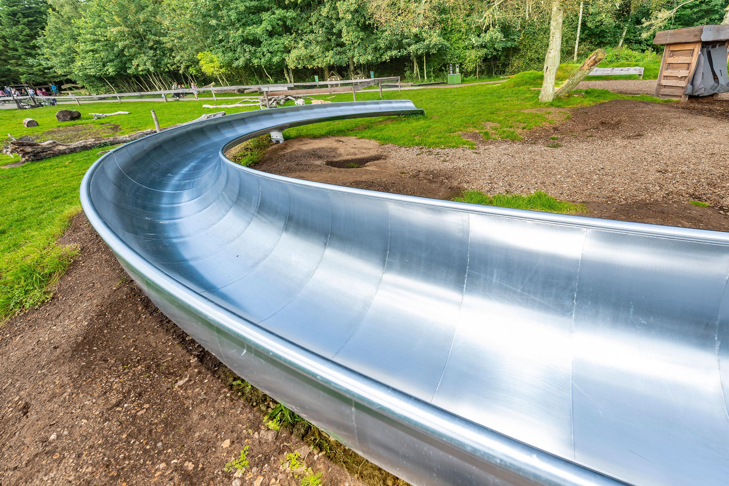 atlantics Edelstahlrutsche im Freizeitpark WOW Park in Skjern, Dänemark