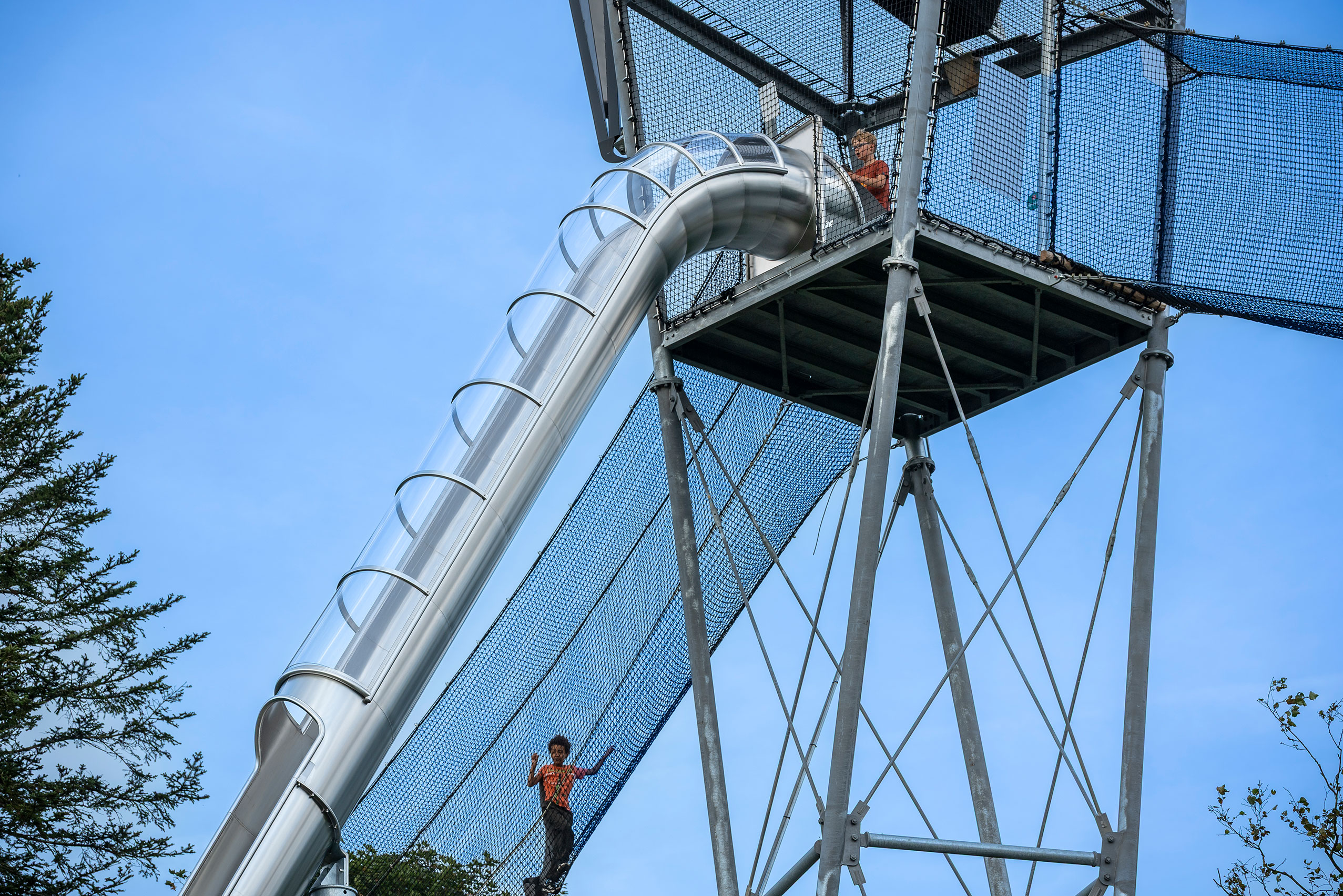 atlantics Edelstahlrutsche im Freizeitpark WOW Park in Skjern, Dänemark