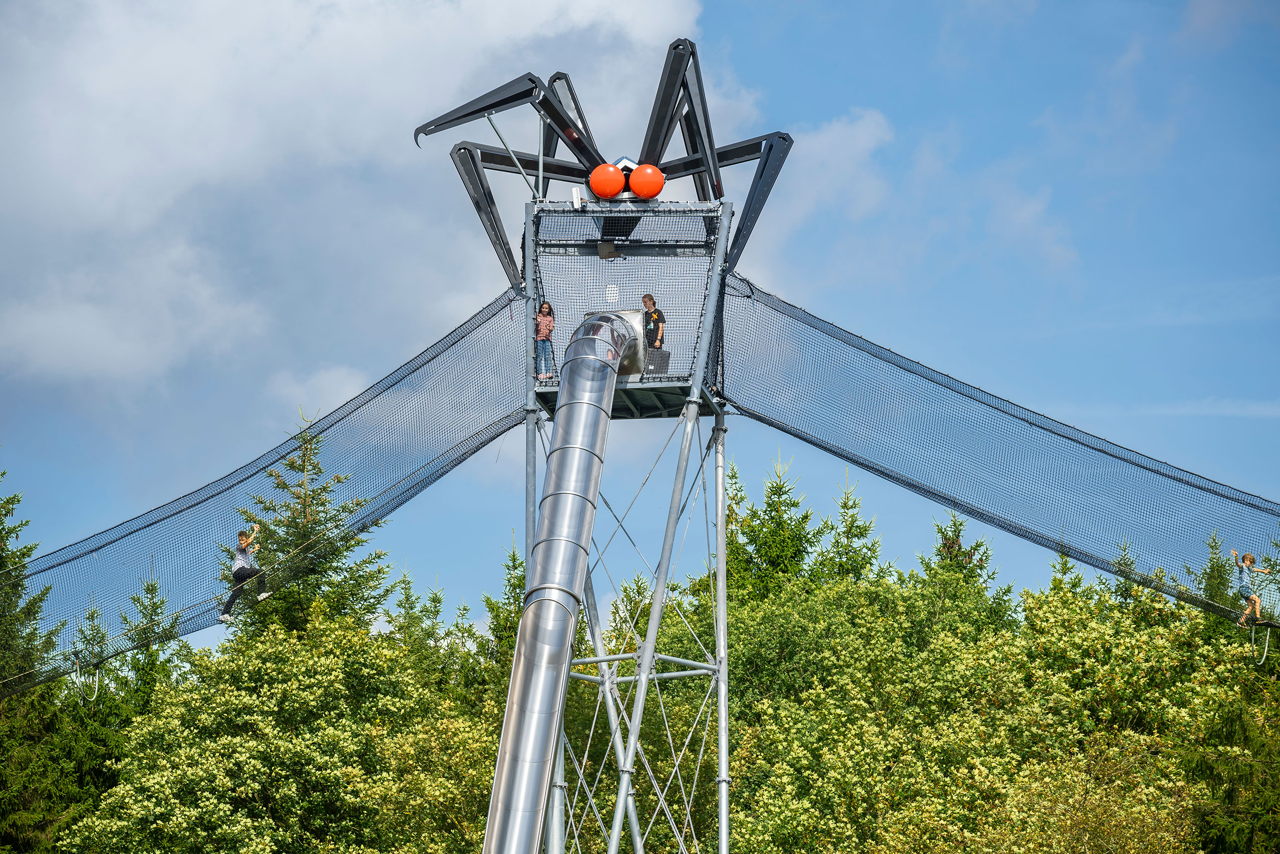 atlantics Edelstahlrutsche im Freizeitpark WOW Park in Skjern, Dänemark