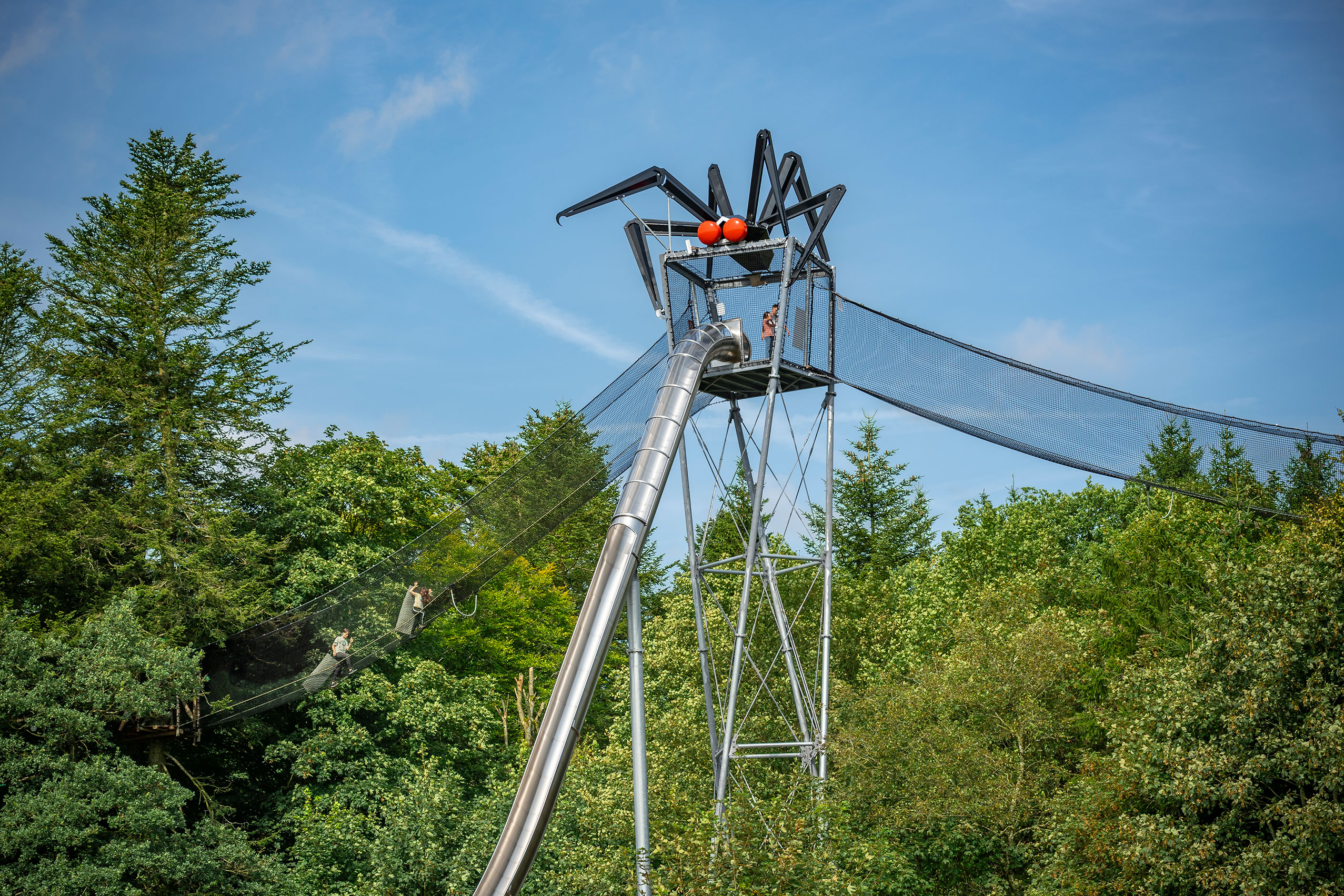 atlantics Edelstahlrutsche im Freizeitpark WOW Park in Skjern, Dänemark