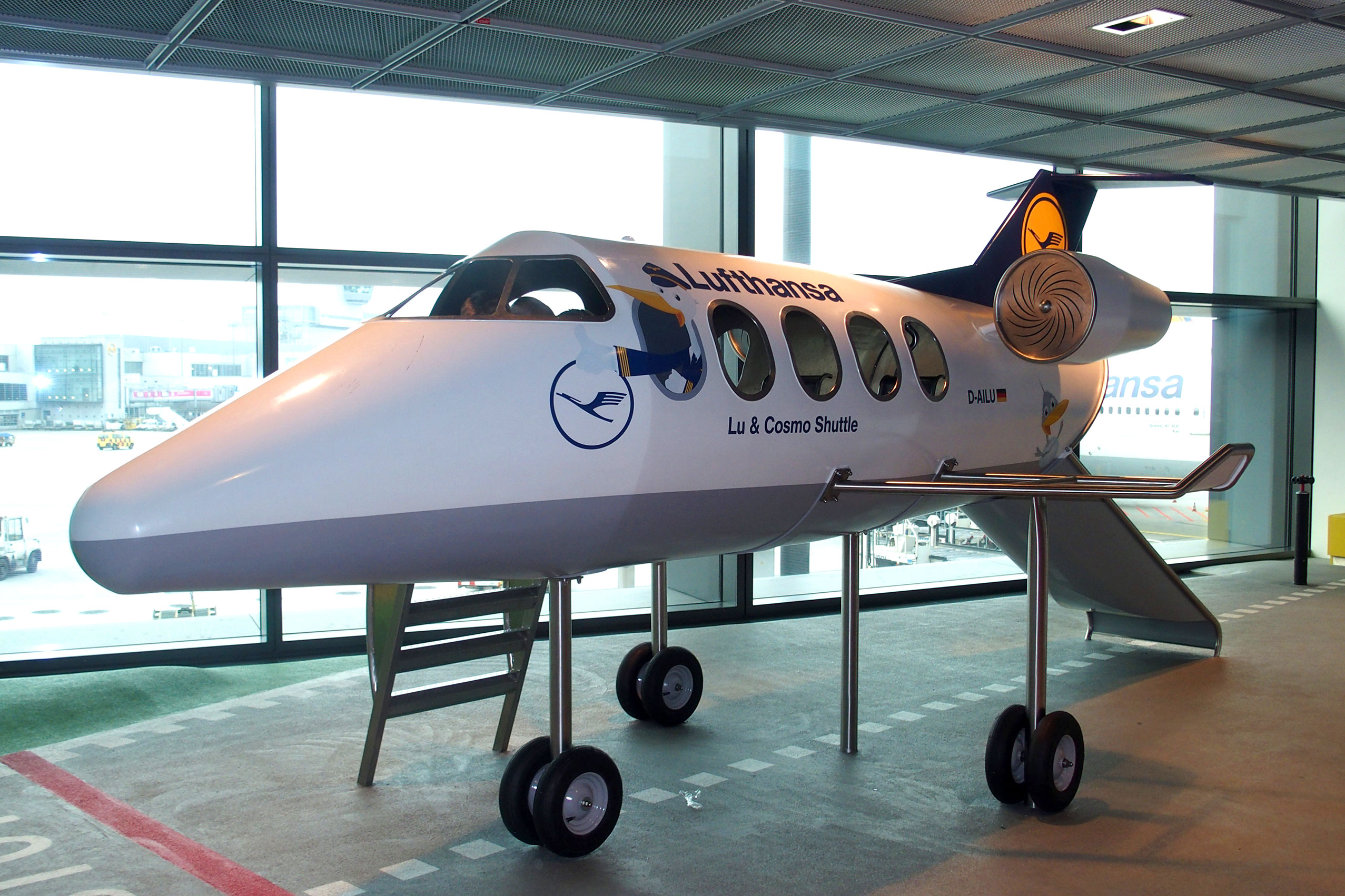 atlantics Spezialprodukt: Spielflugzeug Jetliner ATL2000 am Flughafen Frankfurt/Main